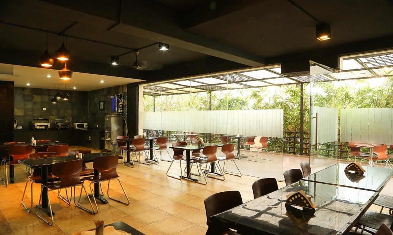 Hotel At Home Suites , Gachibowli, Hyderabad Esterno foto