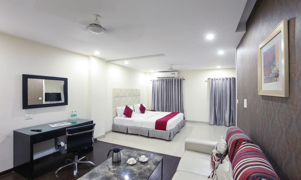 Hotel At Home Suites , Gachibowli, Hyderabad Esterno foto